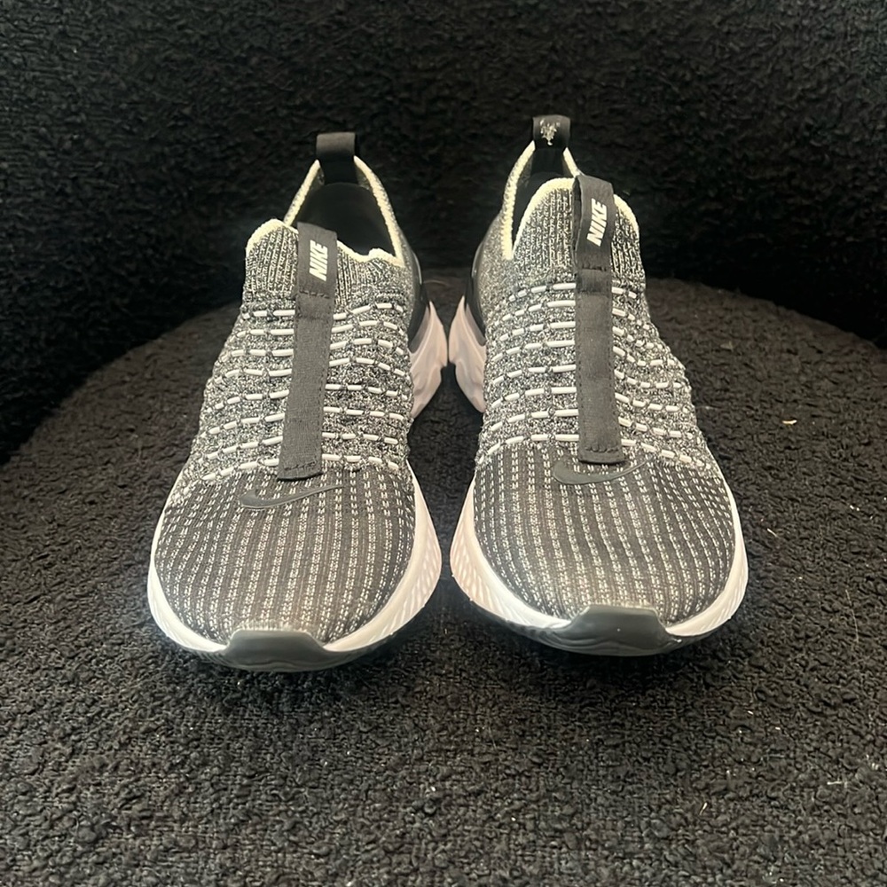 NIKE PHANTOM Womens Running Shoes size 7